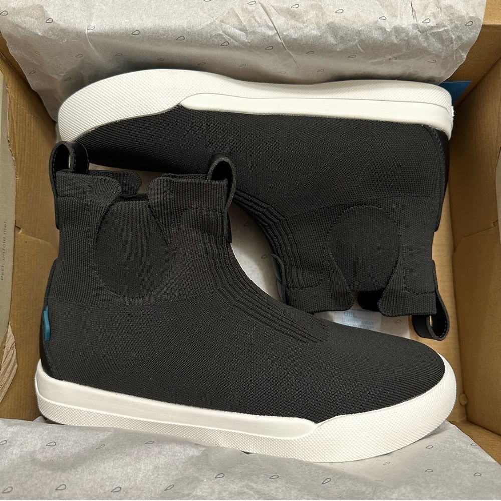 Vessi Women’s Weekend Chelsea Sneaker